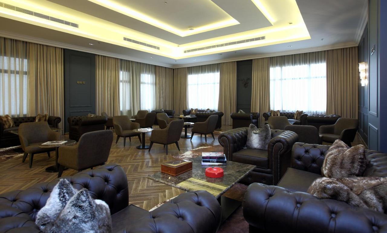 Vittori Palace Hotel And Residences Riyadh Exterior photo The lounge at the airport